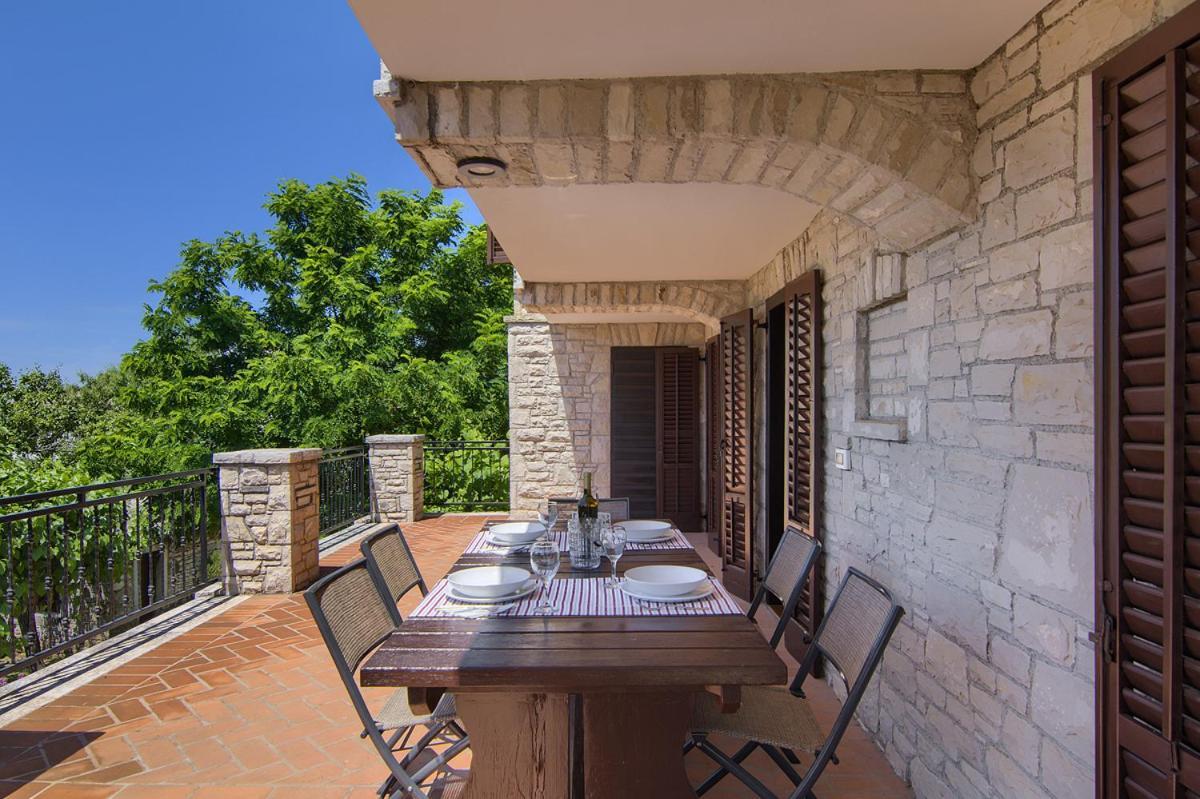 Holiday Home Kukurin Bale Exterior photo