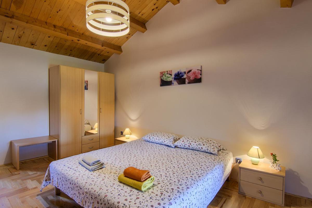 Holiday Home Kukurin Bale Exterior photo