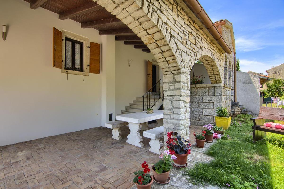 Holiday Home Kukurin Bale Exterior photo