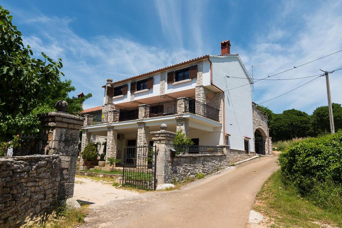 Holiday Home Kukurin Bale Exterior photo
